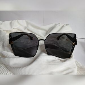 Letter H sunglasses